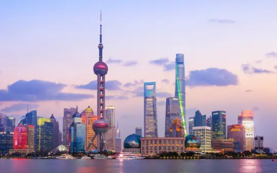 沪上夜游清单：解锁上海美食推荐与同城社交的终极狂欢